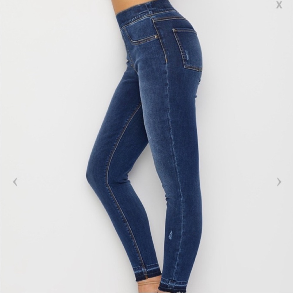 Like New SPANX Distressed Denim Leggings Size S/P